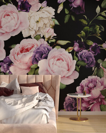 Фотошпалери різнокольорові троянди на чорному тлі у спальні