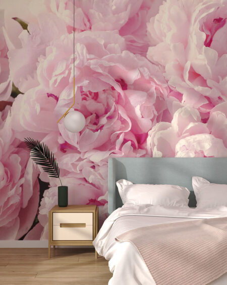 Фотообои пионы большого размера в розовом цвете в спальне