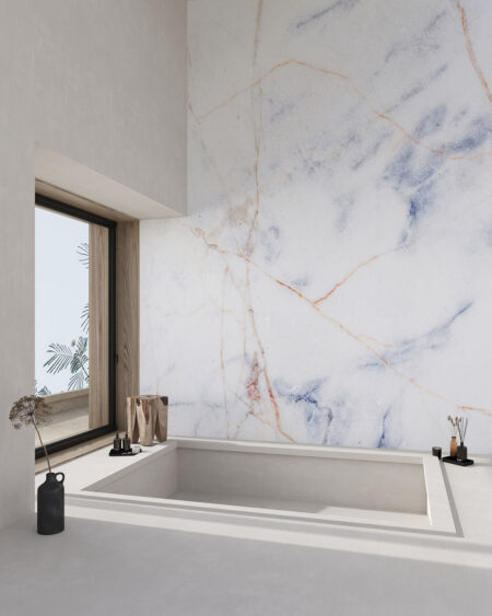 Шпалери мармур текстура біло-блакитних тонів з бронзовими прожилками у ванній кімнаті