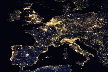Сучасні фотошпалери карта нічної освітленості Європи