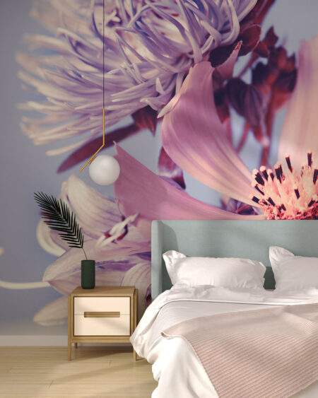 Фотообои цветы нежно-светлых тонов на пастельном фоне в спальне