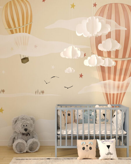 Обои воздушные шары в облаках на светлом фоне в детской комнате