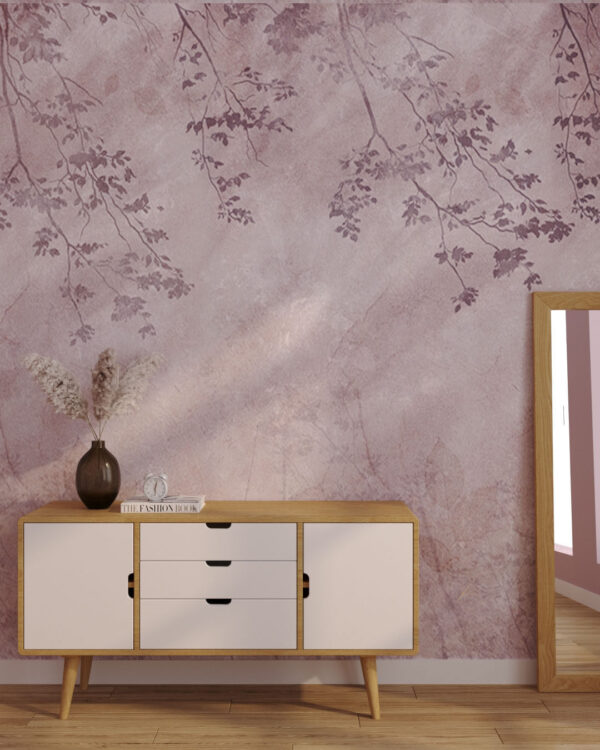 Дизайнерські шпалери гілки з листям на декоративному тлі у рожевих тонах в коридорі