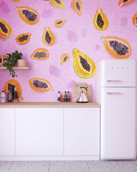 Обои паттерн с фруктами папайя на розовом фоне на кухне