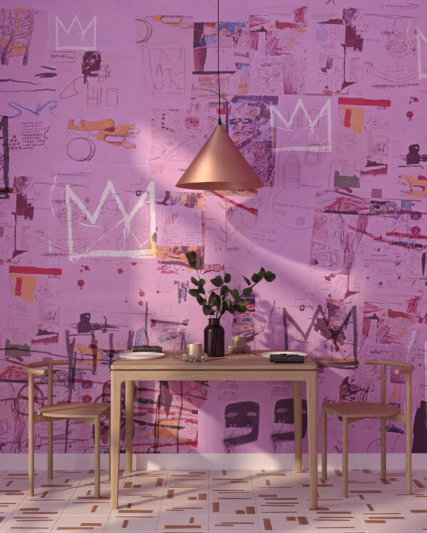 Фотообои граффити в стиле Баския паттерн с коронами на розовом фоне на кухне