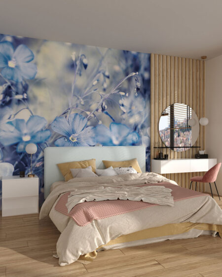 Фотообои полевые цветы с росой в синих тонах в спальне
