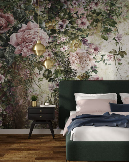 Обои розы нежно-розовых тонов с зелеными листьями в винтажном стиле в спальне